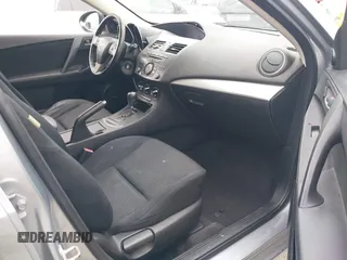 2012 Mazda 3 i Touring z VIN JM1BL1V85C1547347, wystawiony jako IAAI lot #42461435 z przebiegiem 141 842 mil mil oraz . Historia ofert i sprzedaży dostępna na DreamBid. Obrazek 5.