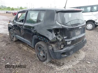 2017 Jeep Renegade Sport z VIN ZACCJBAB9HPF85169, wystawiony jako IAAI lot #42436578 z przebiegiem Nie podano mil oraz . Historia ofert i sprzedaży dostępna na DreamBid. Obrazek 3.
