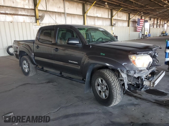 2014 Toyota Tacoma PreRunner z VIN 3TMJU4GN4EM166687, wystawiony jako Copart lot #62021545 z przebiegiem 81 427 mil mil oraz Szkoda całkowita • Salvage title. Historia ofert i sprzedaży dostępna na DreamBid. Obrazek 4.