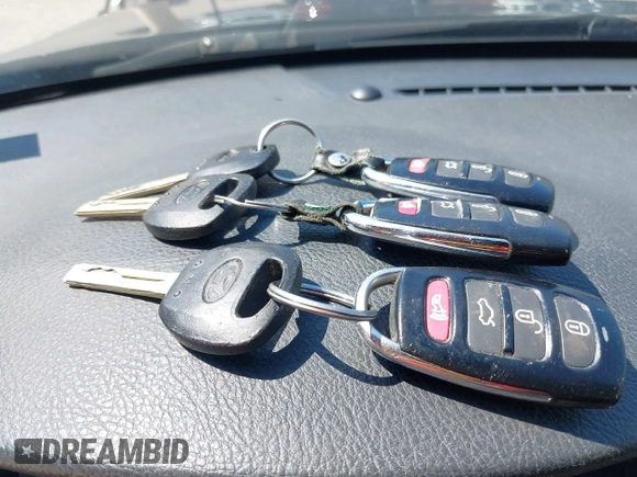 2007 Hyundai Azera SE with VIN KMHFC46F47A172875, listed as a IAAI auction lot 42632253 with 218,536 mi miles and . Bid and sale history available at DreamBid. Image 11.