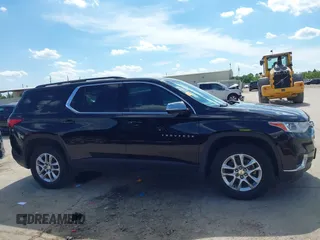 2019 Chevrolet Traverse LT Cloth z VIN 1GNERGKW8KJ138606, wystawiony jako IAAI lot #42224318 z przebiegiem 155 959 mil mil oraz . Historia ofert i sprzedaży dostępna na DreamBid. Obrazek 13.