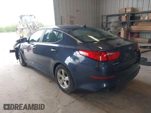 2015 Kia Optima LX z VIN 5XXGM4A77FG483662, wystawiony jako IAAI lot #42602173 z przebiegiem 81 971 mil mil oraz . Historia ofert i sprzedaży dostępna na DreamBid. Obrazek 3.