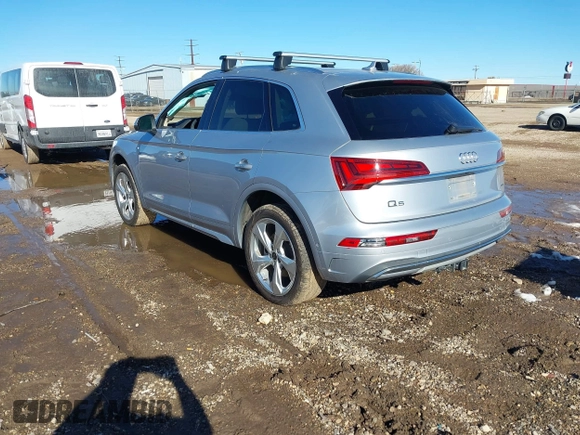 2021 Audi Q5 Prestige with VIN WA1CAAFY6M2048054, listed as a IAAI auction lot 41343544 with 88,681 mi miles. Bid and sale history available at carsss.com. Image 3.
