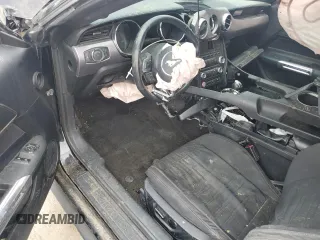 2017 Ford Mustang EcoBoost z VIN 1FA6P8TH0H5239347, wystawiony jako Copart lot #59387815 z przebiegiem Nie podano mil oraz Szkoda całkowita • Salvage title. Historia ofert i sprzedaży dostępna na DreamBid. Obrazek 8.