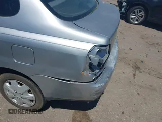 2000 Toyota ECHO z VIN JTDAT1234Y5016760, wystawiony jako IAAI lot #41974124 z przebiegiem 188 323 mil mil oraz . Historia ofert i sprzedaży dostępna na DreamBid. Obrazek 6.