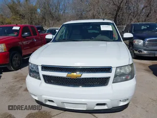 2011 Chevrolet Suburban LT with VIN 1GNSCJE07BR342646, listed as a IAAI auction lot 41698811 with 118,856 mi miles. Bid and sale history available at carsss.com. Image 12.
