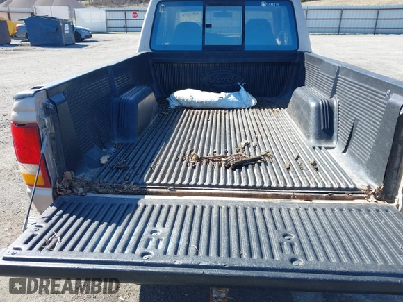 1996 Ford Ranger XL z VIN 1FTCR14U2TPB53948, wystawiony jako IAAI lot #41866170 z przebiegiem 164 675 mil mil oraz . Historia ofert i sprzedaży dostępna na DreamBid. Obrazek 15.