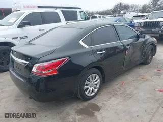 2015 Nissan Altima 2.5 S with VIN 1N4AL3AP9FC480593, listed as a IAAI auction lot 41549570 with 113,801 mi miles. Bid and sale history available at carsss.com. Image 4.