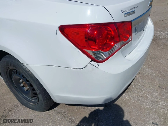 2015 Chevrolet Cruze LS with VIN 1G1PA5SH7F7172482, listed as a IAAI auction lot 41987767 with 99,399 mi miles. Bid and sale history available at carsss.com. Image 6.
