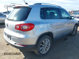 2011 Volkswagen Tiguan SE with VIN WVGBV7AX4BW561845, listed as a IAAI auction lot 41840195 with 171,929 mi miles and . Bid and sale history available at DreamBid. Image 4.