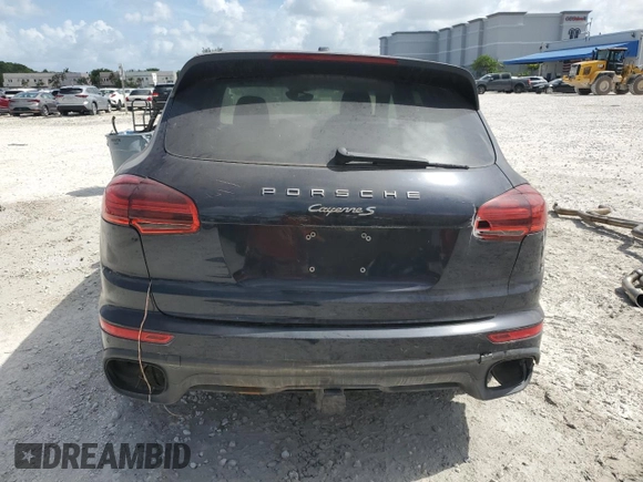 2018 Porsche Cayenne S z VIN WP1AB2A22JLA61195, wystawiony jako Copart lot #61047695 z przebiegiem Nie podano mil oraz Szkoda całkowita • Salvage title. Historia ofert i sprzedaży dostępna na DreamBid. Obrazek 6.