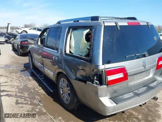 2008 Lincoln Navigator with VIN 5LMFU27568LJ11327, listed as a IAAI auction lot 41673702 with 390,818 mi miles. Bid and sale history available at carsss.com. Image 3.