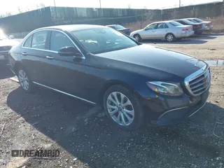 2018 Mercedes-Benz E 300 z VIN WDDZF4KB5JA367599, wystawiony jako IAAI lot #41894150 z przebiegiem 111 984 mil mil oraz . Historia ofert i sprzedaży dostępna na DreamBid. Obrazek 1.