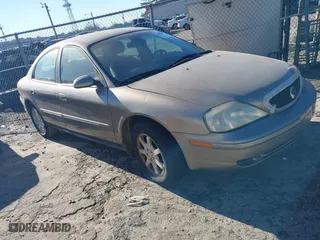 2002 Mercury Sable GS with VIN 1MEFM50UX2A632773, listed as a IAAI auction lot 41280080 with 207,147 mi miles. Bid and sale history available at carsss.com. Image 1.