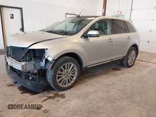 2012 Lincoln MKX z VIN 2LMDJ8JK6CBL06779, wystawiony jako IAAI lot #42211295 z przebiegiem 176 165 mil mil oraz . Historia ofert i sprzedaży dostępna na DreamBid. Obrazek 17.