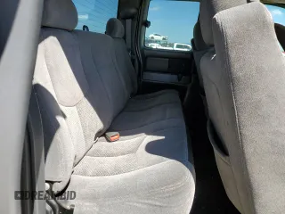 2005 Chevrolet Silverado 1500 Z71 z VIN 1GCEK19Z55Z211222, wystawiony jako Copart lot #49906305 z przebiegiem 245 263 mil mil oraz Czysty tytuł • Clean title. Historia ofert i sprzedaży dostępna na DreamBid. Obrazek 10.