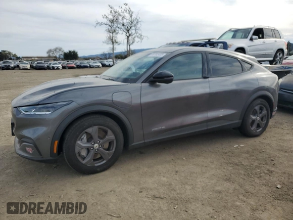 2023 Ford Mustang Mach-E Select z VIN 3FMTK1SS7PMA01614, wystawiony jako Copart lot #48702435 z przebiegiem 15 960 mil mil oraz Czysty tytuł • Clean title. Historia ofert i sprzedaży dostępna na DreamBid. Obrazek 1.