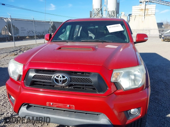 2014 Toyota Tacoma with VIN 5TFLU4EN5EX084179, listed as a IAAI auction lot 41398902 with 93,890 mi miles. Bid and sale history available at carsss.com. Image 12.
