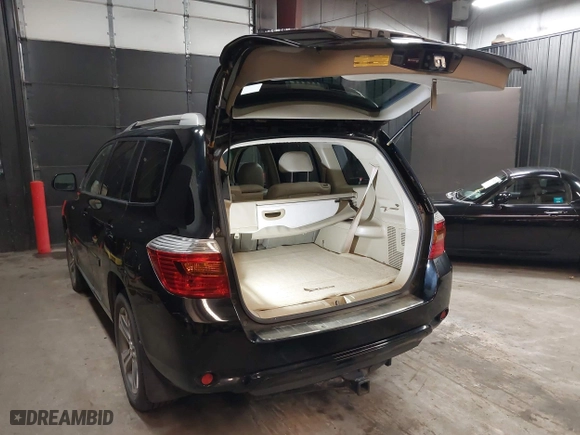 2009 Toyota Highlander Sport with VIN JTEES43A492140190, listed as a IAAI auction lot 41704919 with 137,973 mi miles. Bid and sale history available at carsss.com. Image 3.