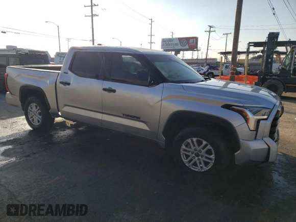 2022 Toyota Tundra 2WD SR5 with VIN 5TFLA5AB8NX015349, listed as a Copart auction lot 43063425 with 34,977 mi miles and Salvage Title. Bid and sale history available at carsss.com. Image 4.