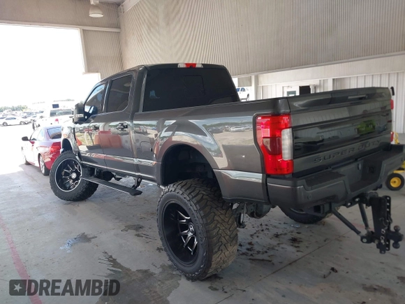 2019 Ford F-250 XL with VIN 1FT7W2BT2KEE12412, listed as a IAAI auction lot 40183336 with 68,807 mi miles and . Bid and sale history available at DreamBid. Image 3.