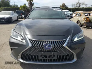 2021 Lexus ES with VIN 58ADA1C1XMU012636, listed as a Copart auction lot 45166995 with 138,946 mi miles and Salvage Title. Bid and sale history available at carsss.com. Image 5.