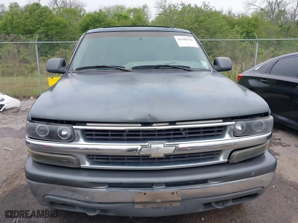 2002 Chevrolet Tahoe LT with VIN 1GNEC13Z02R243052, listed as a IAAI auction lot 41909540 with 360,010 mi miles. Bid and sale history available at carsss.com. Image 12.