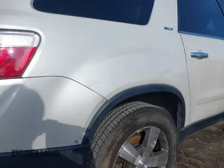 2011 GMC Acadia SLT2 with VIN 1GKKVSED1BJ184190, listed as a IAAI auction lot 41685394 with 211,742 mi miles. Bid and sale history available at carsss.com. Image 13.