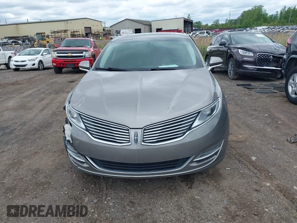 2015 Lincoln MKZ z VIN 3LN6L2J99FR604385, wystawiony jako IAAI lot #42332078 z przebiegiem 116 862 mil mil oraz . Historia ofert i sprzedaży dostępna na DreamBid. Obrazek 12.