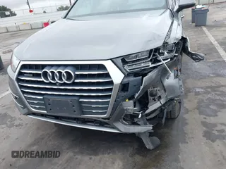 2017 Audi Q7 Premium Plus with VIN WA1LAAF71HD054278, listed as a IAAI auction lot 41391066 with 100,201 mi miles. Bid and sale history available at carsss.com. Image 12.