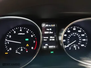 2017 Hyundai Santa Fe Limited Ultimate with VIN KM8SRDHF1HU251592, listed as a IAAI auction lot 41519979 with 80,421 mi miles. Bid and sale history available at carsss.com. Image 7.