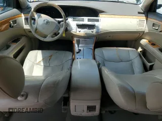 2005 Toyota Avalon XL z VIN 4T1BK36B05U022928, wystawiony jako Copart lot #59137785 z przebiegiem 146 854 mil mil oraz Szkoda całkowita • Salvage title. Historia ofert i sprzedaży dostępna na DreamBid. Obrazek 8.