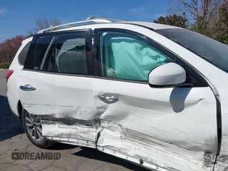 2016 Nissan Pathfinder SV with VIN 5N1AR2MN0GC640306, listed as a IAAI auction lot 41695227 with 175,884 mi miles. Bid and sale history available at carsss.com. Image 13.