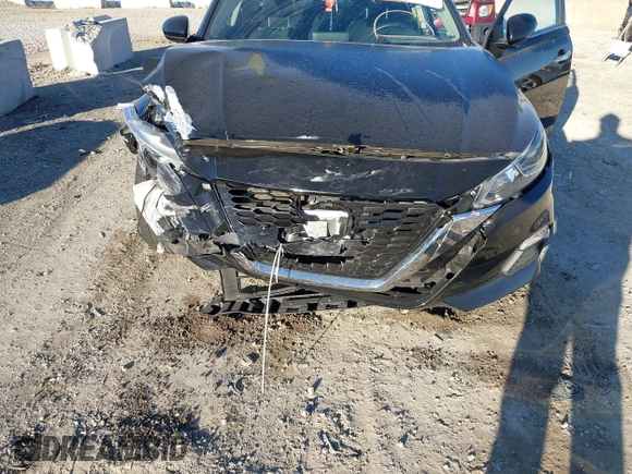 2019 Nissan Altima 2.5 S with VIN 1N4BL4BW5KC144319, listed as a IAAI auction lot 40689180 with 84,199 mi miles. Bid and sale history available at carsss.com. Image 6.