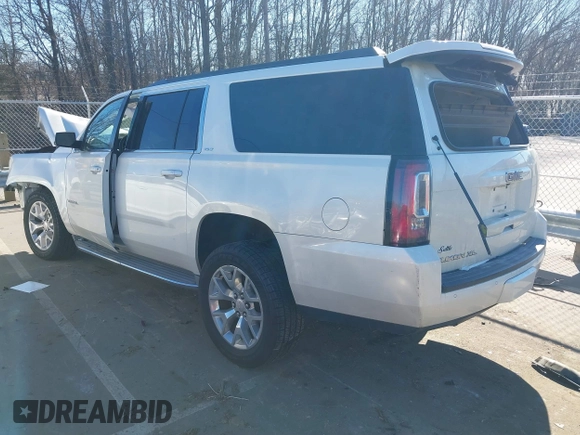 2015 GMC Yukon XL SLT with VIN 1GKS2HKC8FR176926, listed as a IAAI auction lot 41444930 with 1 mi miles. Bid and sale history available at carsss.com. Image 3.