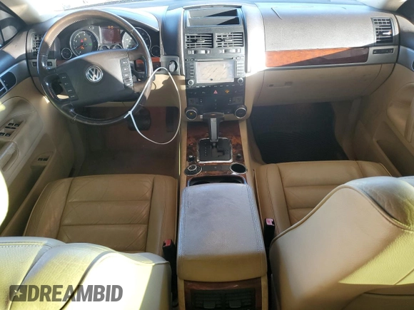 2007 Volkswagen Touareg V6 with VIN WVGZE77L77D002814, listed as a Copart auction lot 82108304 with 140,844 mi miles and Clean Title. Bid and sale history available at DreamBid. Image 8.