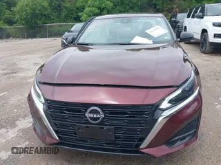 2025 Nissan Altima SV with VIN 1N4BL4DWXSN318337, listed as a IAAI auction lot 42124591 with 10,442 mi miles and . Bid and sale history available at carsss.com. Image 12.