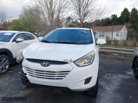 2015 Hyundai Tucson GLS with VIN KM8JT3AFXFU013156, listed as a IAAI auction lot 41812175 with 107,979 mi miles. Bid and sale history available at carsss.com. Image 12.
