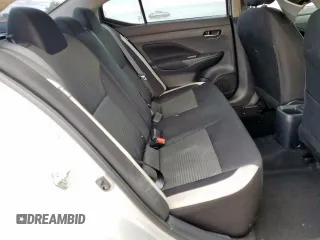 2021 Nissan Versa SV z VIN 3N1CN8EV3ML833899, wystawiony jako Copart lot #55991235 z przebiegiem 65 021 mil mil oraz Szkoda całkowita • Salvage title. Historia ofert i sprzedaży dostępna na DreamBid. Obrazek 10.