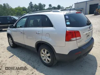 2012 Kia Sorento LX z VIN 5XYKT3A60CG200444, wystawiony jako Copart lot #60508715 z przebiegiem 47 935 mil mil oraz Czysty tytuł • Clean title. Historia ofert i sprzedaży dostępna na DreamBid. Obrazek 2.