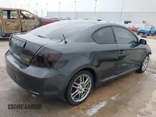 2006 Scion tC z VIN JTKDE167160072405, wystawiony jako IAAI lot #41861950 z przebiegiem 292 742 mil mil oraz . Historia ofert i sprzedaży dostępna na DreamBid. Obrazek 4.