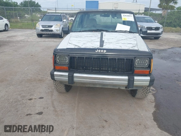 1995 Jeep Cherokee with VIN 1J4FN68S7SL656597, listed as a IAAI auction lot 42028053 with 364,364 mi miles and . Bid and sale history available at DreamBid. Image 6.
