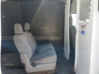 2016 Ford Transit z VIN 1FTYE2CM9GKA15884, wystawiony jako Copart lot #67927714 z przebiegiem 104 913 mil mil oraz Szkoda całkowita • Salvage title. Historia ofert i sprzedaży dostępna na DreamBid. Obrazek 11.