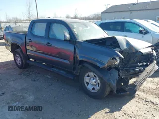 2018 Toyota Tacoma SR with VIN 3TMCZ5AN1JM138364, listed as a IAAI auction lot 41727345 with 61,193 mi miles and . Bid and sale history available at carsss.com. Image 1.
