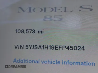 2014 Tesla Model S 60 z VIN 5YJSA1H19EFP45024, wystawiony jako IAAI lot #41960222 z przebiegiem 108 573 mil mil oraz . Historia ofert i sprzedaży dostępna na DreamBid. Obrazek 16.