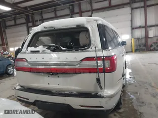 2019 Lincoln Navigator Reserve with VIN 5LMJJ2LT1KEL25094, listed as a IAAI auction lot 41258495 with 63,139 mi miles. Bid and sale history available at carsss.com. Image 16.