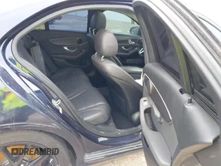 2019 Mercedes-Benz C 300 z VIN 55SWF8DB3KU296007, wystawiony jako IAAI lot #41563261 z przebiegiem 155 185 mil mil oraz . Historia ofert i sprzedaży dostępna na DreamBid. Obrazek 8.