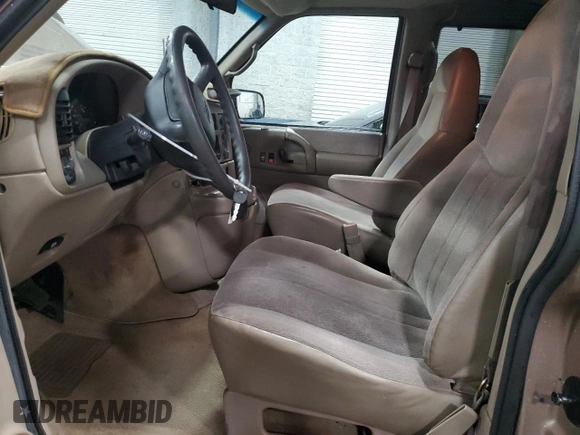2002 Chevrolet Astro with VIN 1GNDM19XX2B149977, listed as a Copart auction lot 73148144 with 147,742 mi miles and Salvage Title. Bid and sale history available at carsss.com. Image 7.