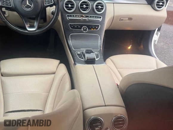 2015 Mercedes-Benz C 300 Luxury с VIN 55SWF4KB0FU063185, выставлен на аукционе Copart как лот 67022065 с пробегом Не указан миль и Чистый • Clean title. История ставок и продаж доступна на DreamBid. Изображение 6.