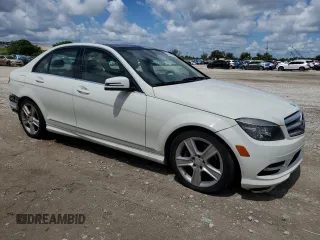 2011 Mercedes-Benz C 300 Sport z VIN WDDGF5EB8BA522981, wystawiony jako Copart lot #62497165 z przebiegiem 108 446 mil mil oraz Szkoda całkowita • Salvage title. Historia ofert i sprzedaży dostępna na DreamBid. Obrazek 4.